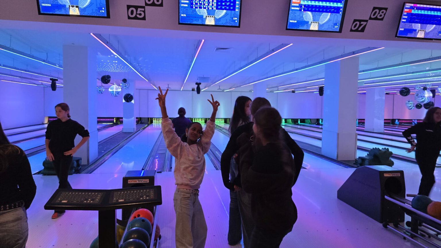 Bowling-Ausflug der 7c, 7d und 7e nach Augsburg – LWMS